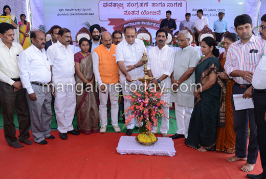 Vinay Kumar Sorake inaugurated the innovative solid waste collection 1